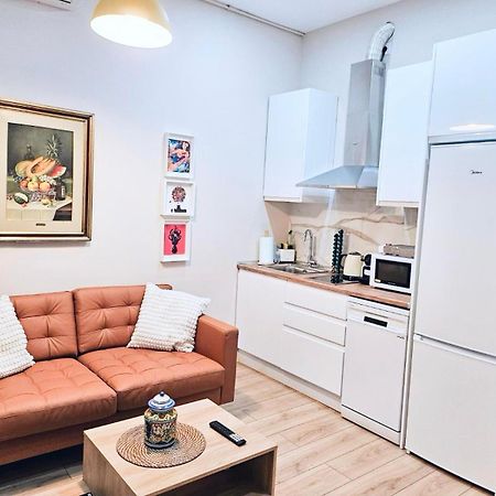 Acogedor Apartamento En Atocha By Bebalmy Madrid Luaran gambar