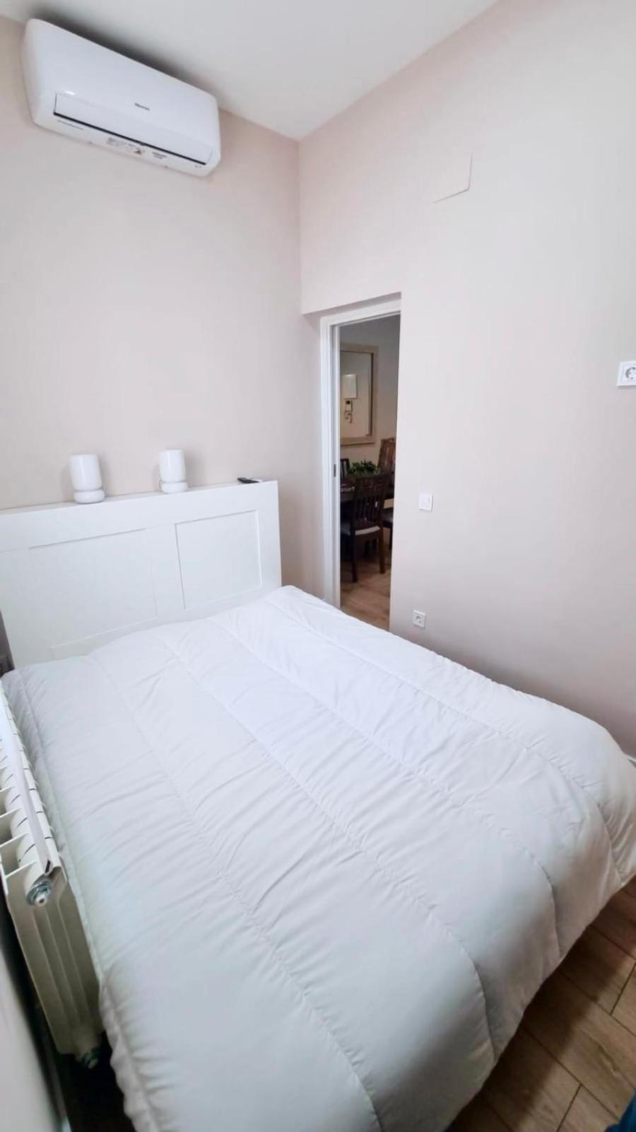 Acogedor Apartamento En Atocha By Bebalmy Madrid Luaran gambar